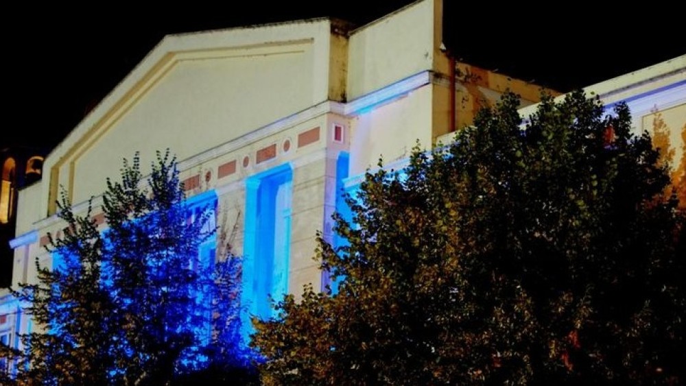Γρεβενά: Φωταγωγημένο το δημαρχείο για τον &#8220;χρυσό&#8221; Τεντόγλου