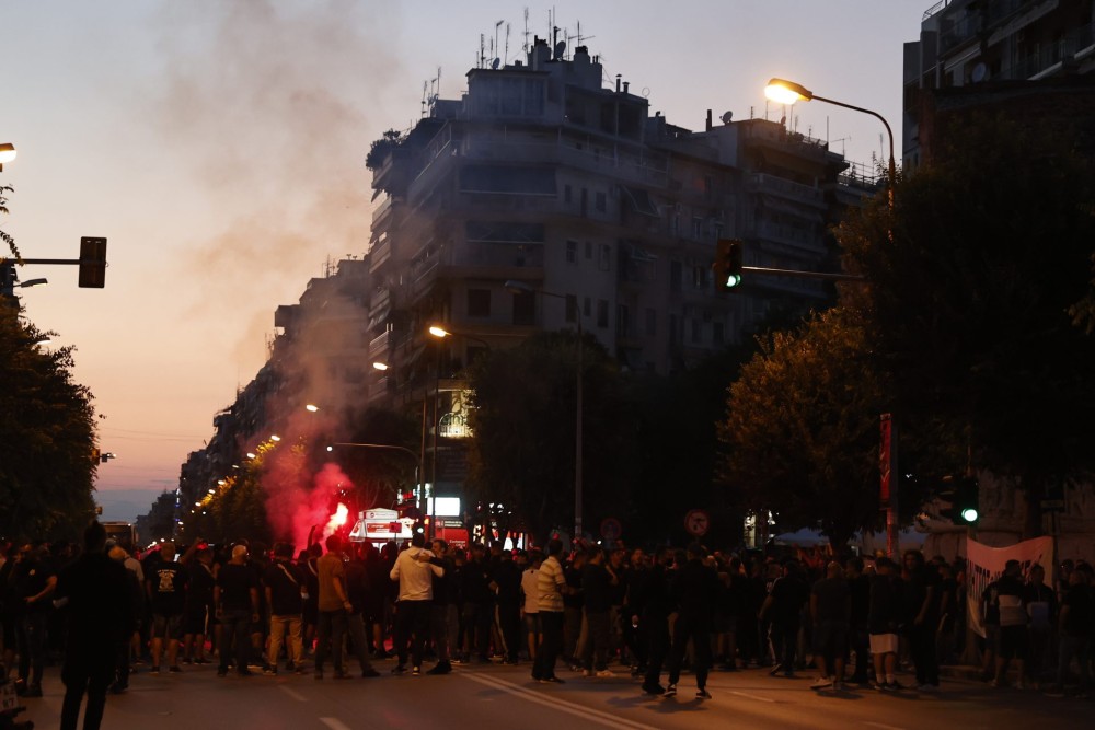 Θεσσαλονίκη: Δύο προσαγωγές στην πορεία οπαδών του ΠΑΟΚ