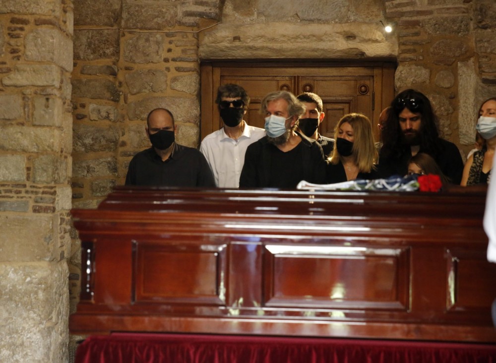 Απόφαση Πρωτοδικείου: Καμία ανάμειξη της οικογένειας στην κηδεία του Μίκη Θεοδωράκη-Θα γίνει όπως επιθυμούσε