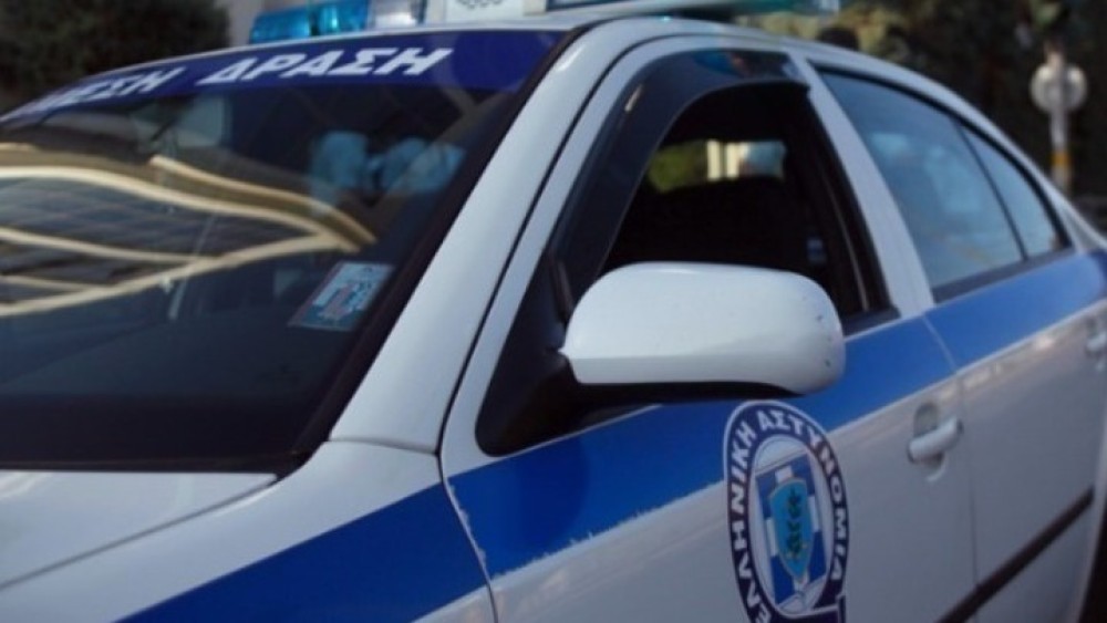 Κόρινθος: Αστυνομικός έκλεβε μετανάστες