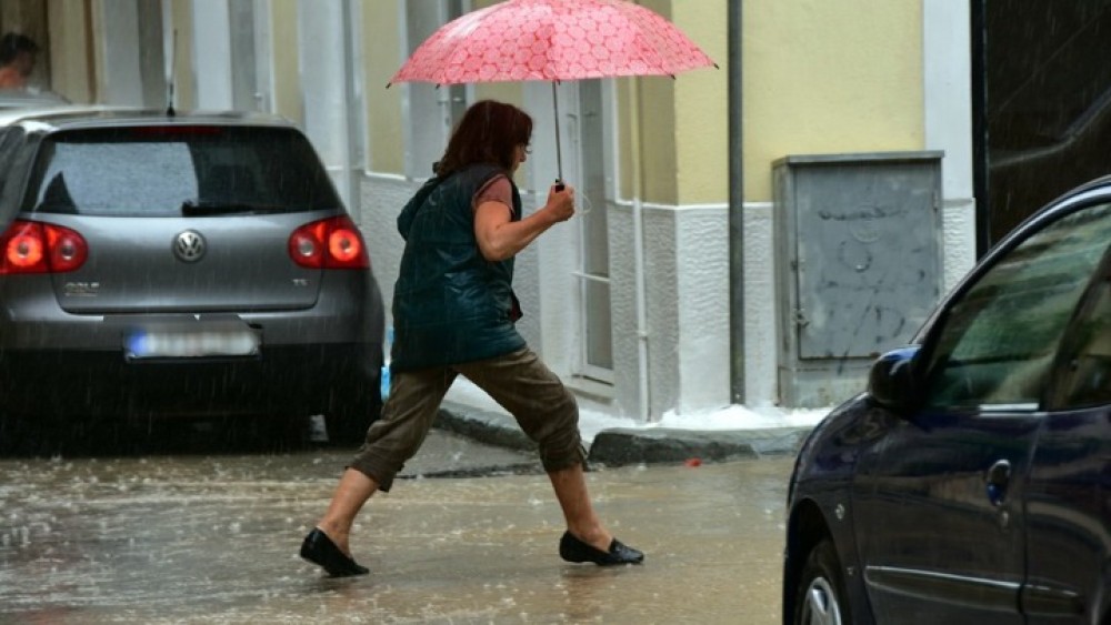 Καιρός: Μικρή πτώση της θερμοκρασίας-Πού αναμένονται βροχές και καταιγίδες