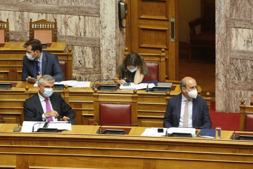 Βουλή: Συνεχίζεται για δεύτερη ημέρα η συζήτηση του ασφαλιστικού νομοσχεδίου