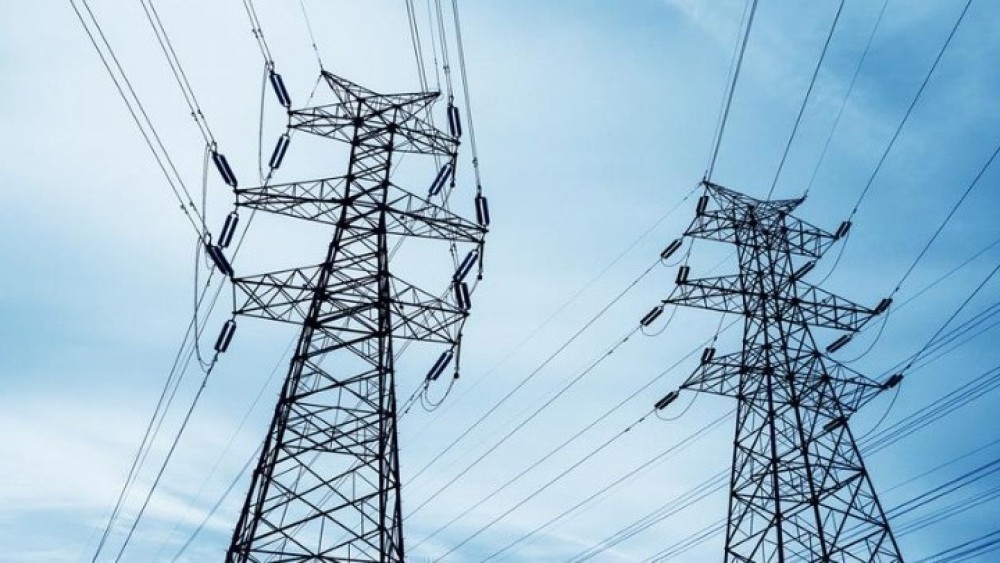Αύξηση τιμών ηλεκτρικής ενέργειας: Ποια μέτρα εξετάζει το ΥΠΕΝ