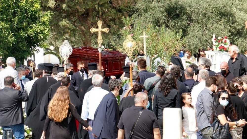 Μίκης Θεοδωράκης: Συγκινητικές στιγμές και σήμερα στο κοιμητήριο του Γαλατά