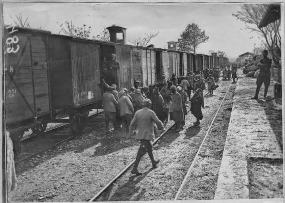 Θεσσαλονίκη: Το τρένο της Καρατζόβας «σφυρίζει» για &#8230;διάσωση
