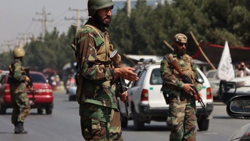 Ταλιμπάν: Περιέφεραν άνδρα έχοντας κρεμάσει από το λαιμό του λάστιχα αυτοκινήτου που είχε κλέψει