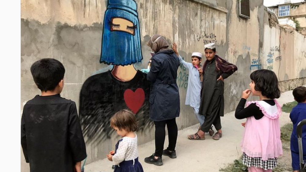 Η Shamsia Hassani, η πρώτη καλλιτέχνις δρόμου στο Αφγανιστάν, εξομολογείται