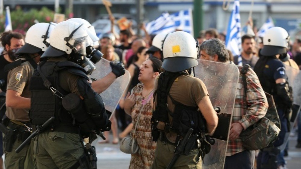 Οι ψεκασμένοι αντιεμβολιαστές ψηφίζουν ΣΥΡΙΖΑ και ακροδεξιά