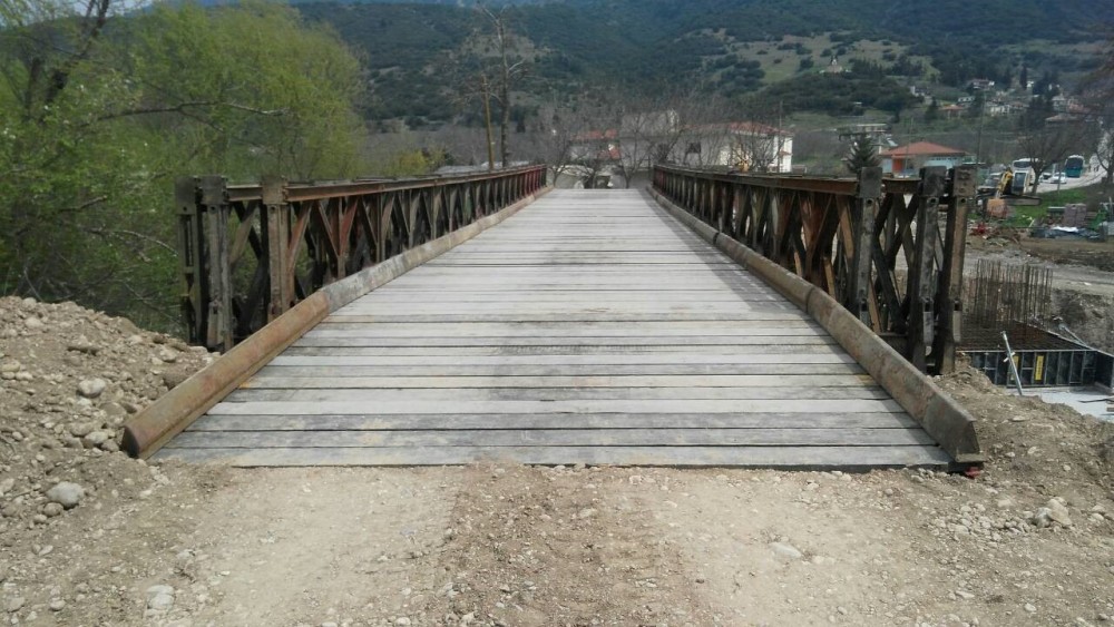 ΓΕΕΘΑ: Τοποθέτηση μεταλλικής γέφυρα στα Πολιτικά Ευβοίας