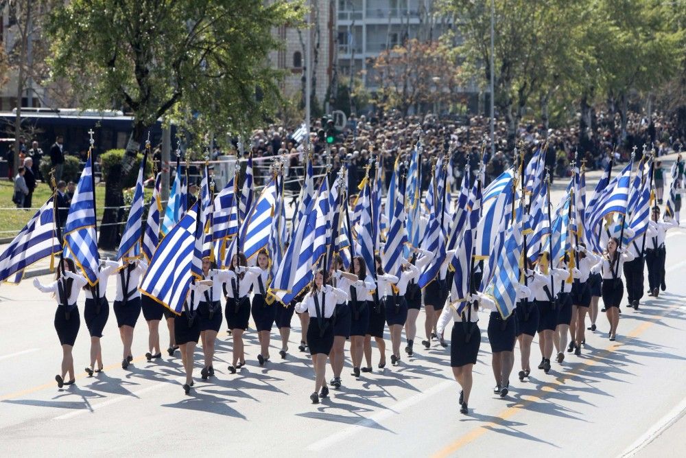 Δημοσκόπηση Marc: «Ναι» στις παρελάσεις- Πρώτος ο ΣΥΡΙΖΑ στους ανεμβολίαστους