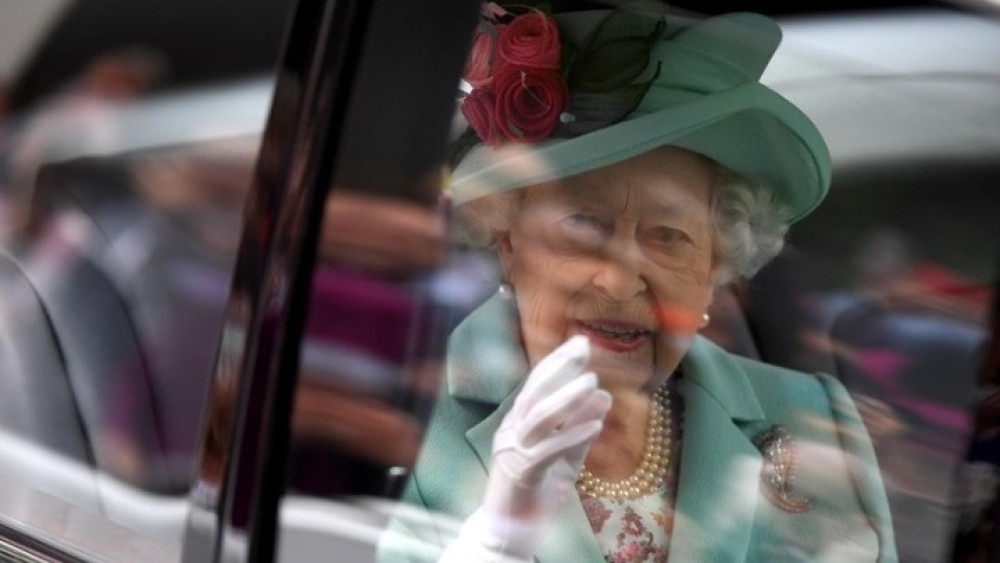 Η βασίλισσα Ελισάβετ νιώθει πολύ νέα για το βραβείο Oldie of the Year
