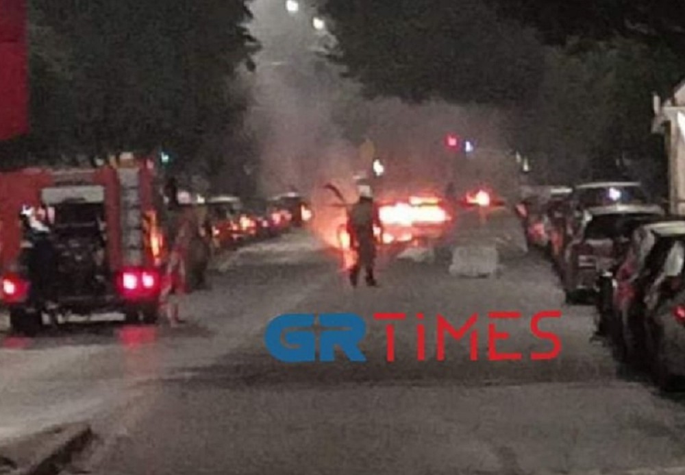 Θεσσαλονίκη: Τραυματίες και καμένα ΙΧ σε επεισόδια έξω από το Τουρκικό Προξενείο