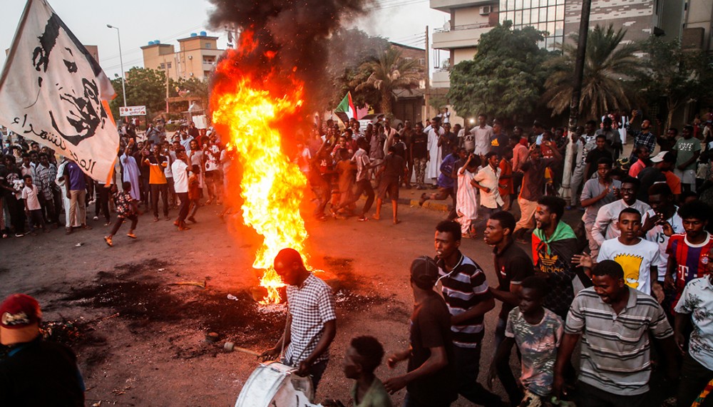 Πραξικόπημα στο Σουδάν: Διακόπηκαν όλες oι τηλεπικοινωνίες
