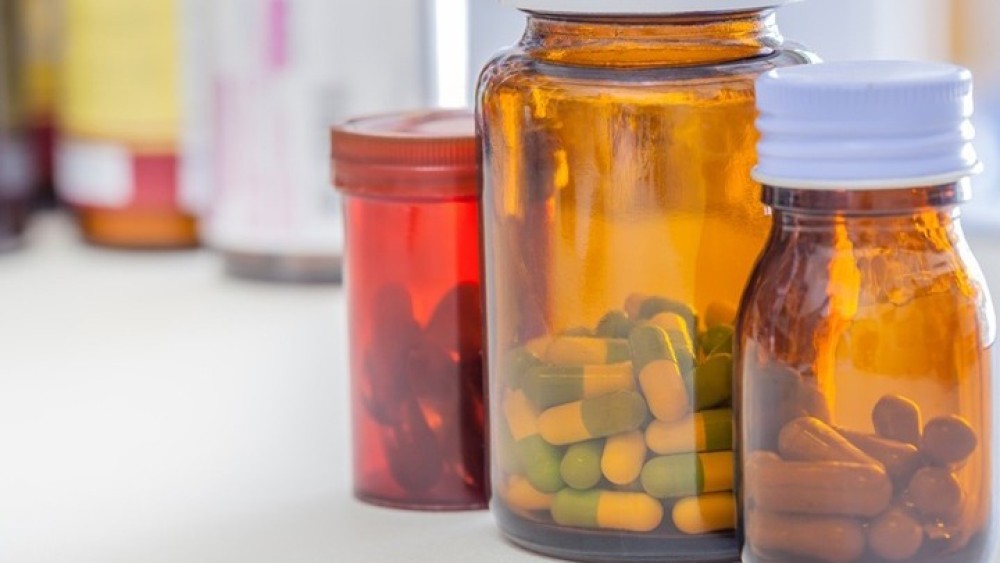 Τι ξέρουμε για τα χάπια Merck και Pfizer κατά του κορωνοϊού: Μια πρώτη σύγκριση