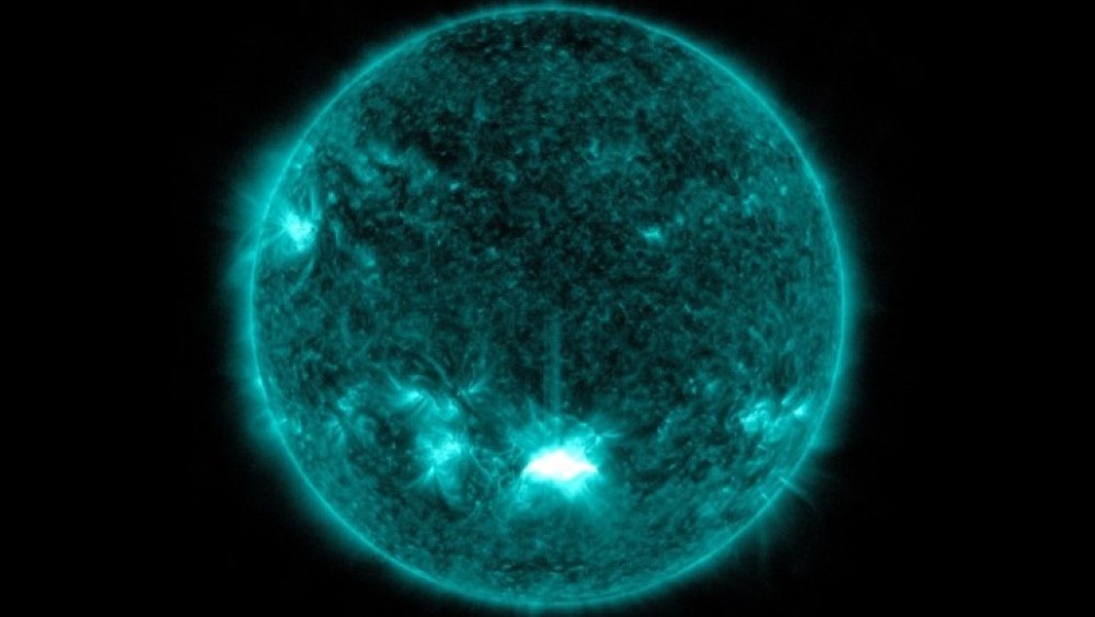 Σύντομα στη Γη μια ισχυρή ηλιακή έκλαμψη που εκτόξευσε ο Ήλιος