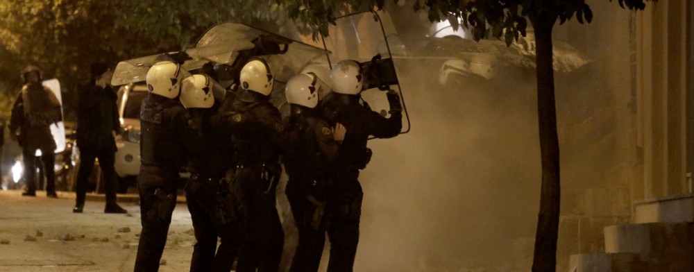 Επιχείρηση της αστυνομίας για εκκένωση των καταλήψεων στο Κουκάκι (live)