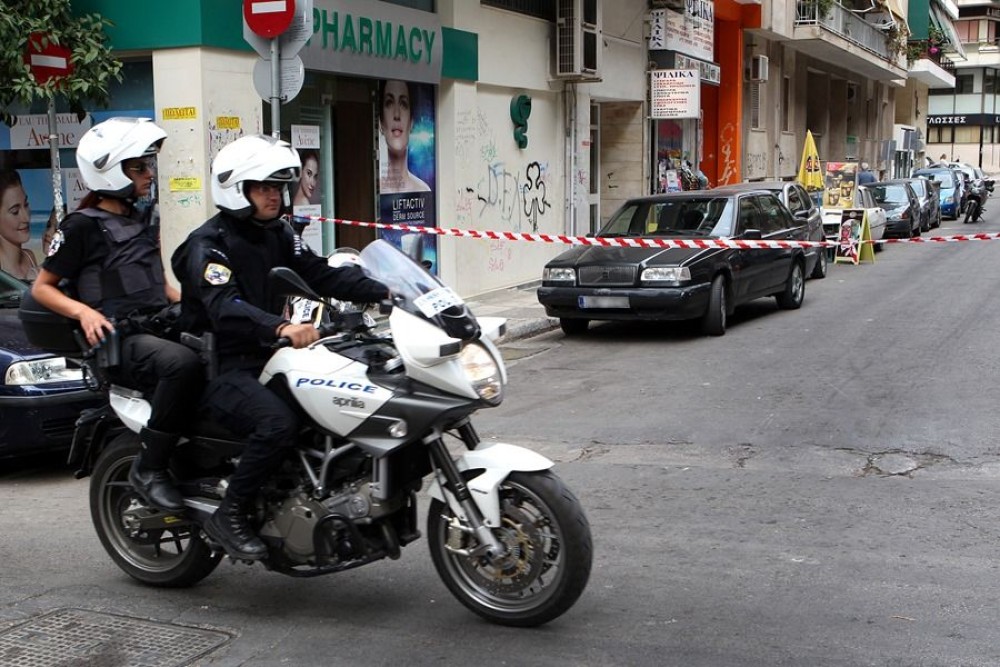 Κουκουλοφόροι κινήθηκαν κατά αστυνομικών ΔΙΑΣ στην Πατησίων