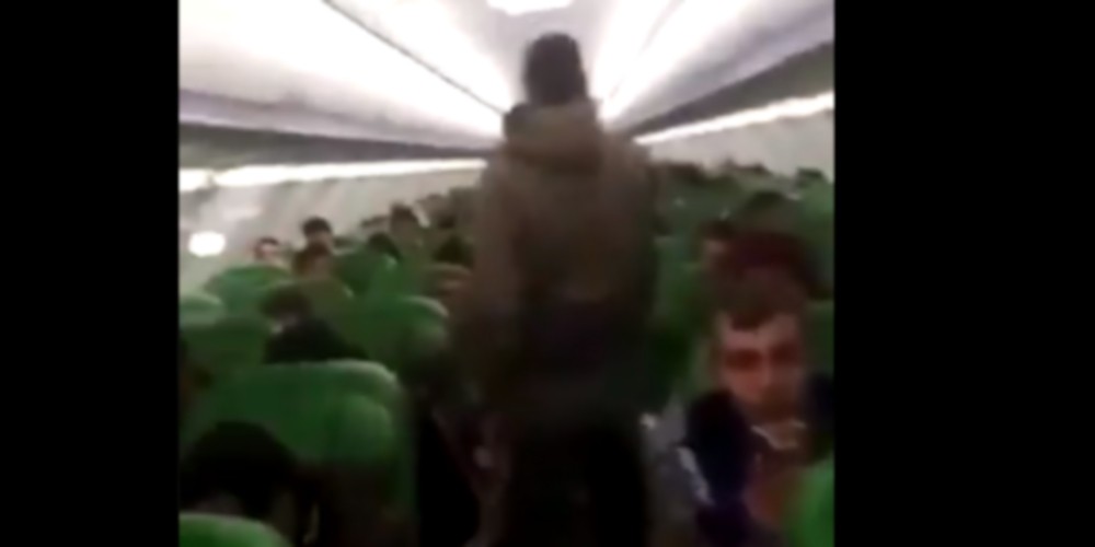 Βίντεο ντοκουμέντο: Μισθοφόροι της Τουρκίας στην πτήση για Λιβύη