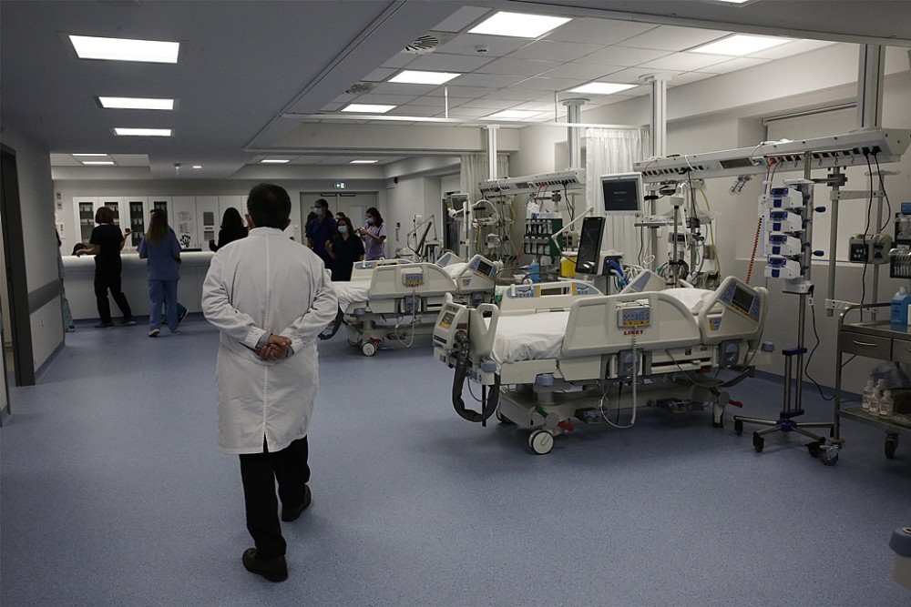 Κορωνοϊός-Νέες οδηγίες: Πότε ένας ασθενής πρέπει να πάει νοσοκομείο