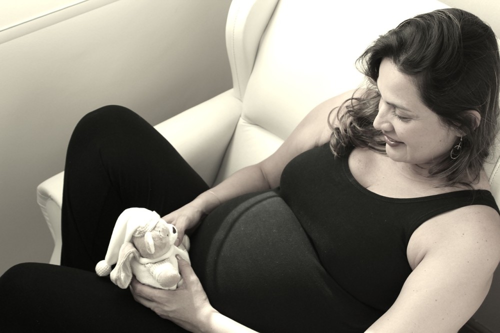 Έρευνα-Η Covid-19 διπλασιάζει τον κίνδυνο θνησιγένειας στις έγκυες