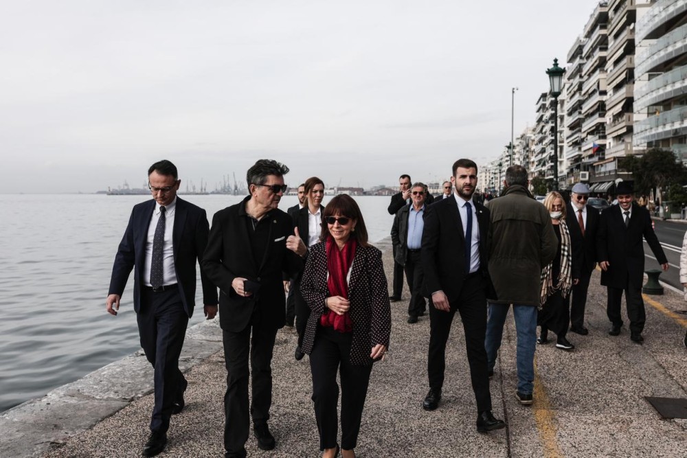 Με επίσκεψη στο MOMus και βόλτα στην παραλία έκλεισε η επίσκεψη της ΠτΔ στη Θεσσαλονίκη