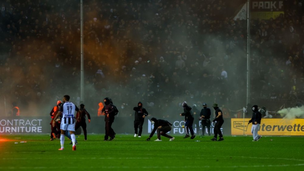 Super League 1: Διακοπή στο ΠΑΟΚ-Άρης. λόγω εισβολής οπαδών