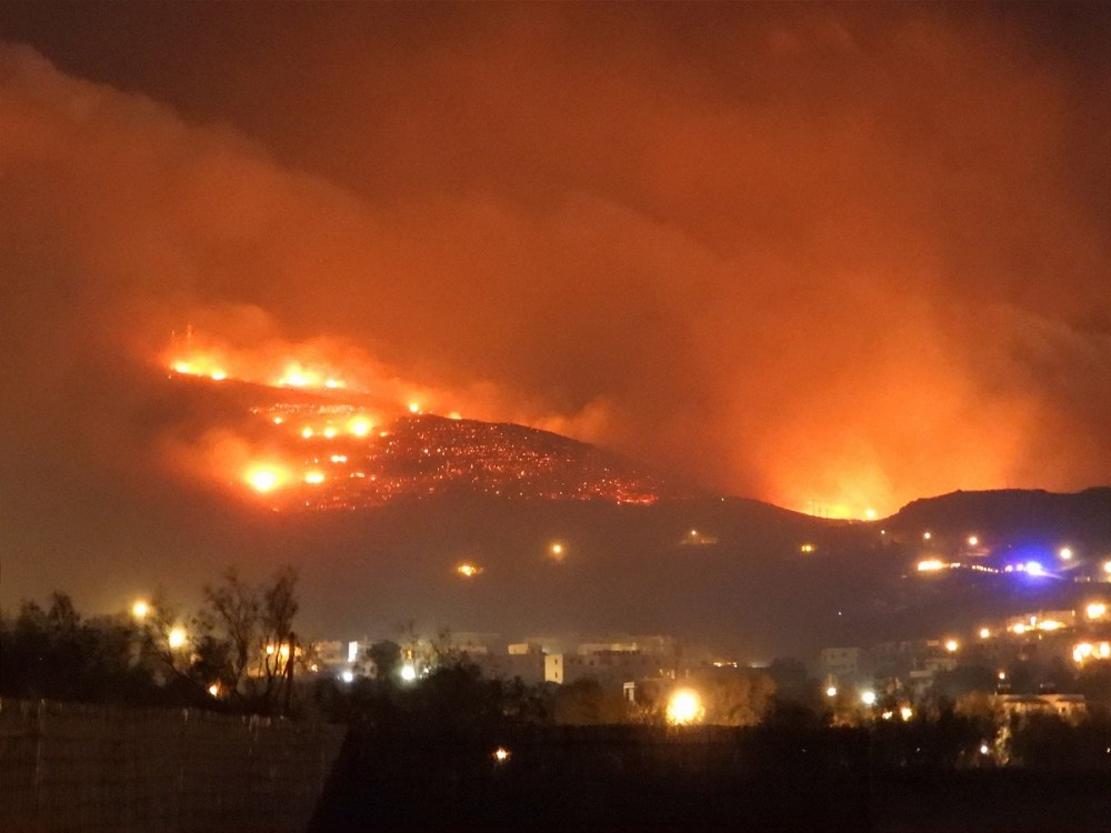 Χωρίς ενεργό μέτωπο η φωτιά στην Τήνο