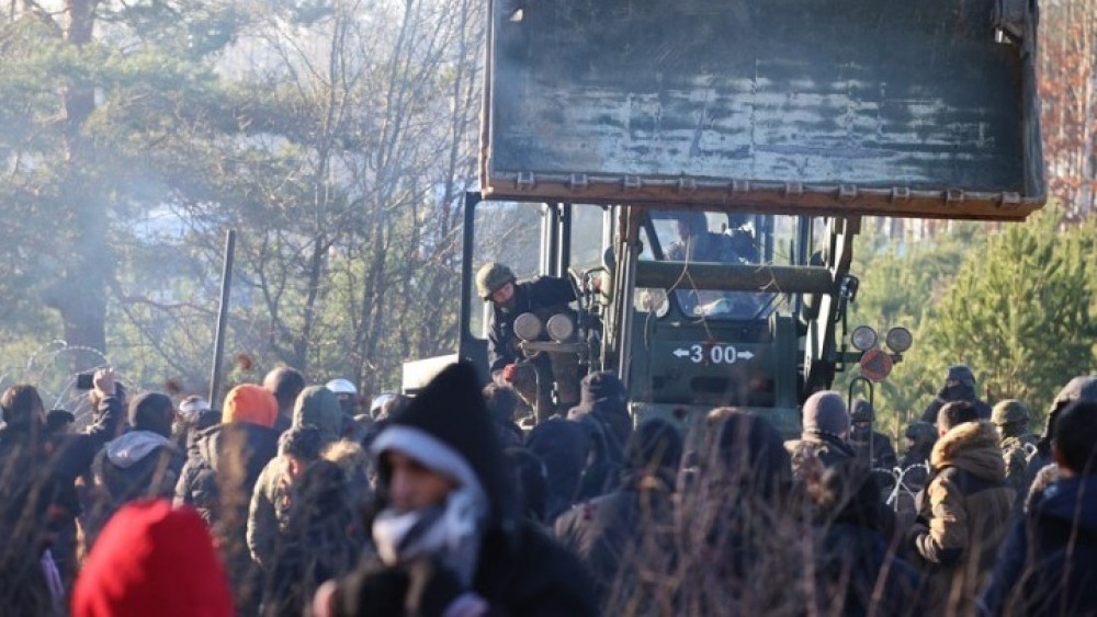 Λευκορωσία-Μεταναστευτική κρίση: Ανησυχούν οι γειτονικές χώρες για στρατιωτική σύρραξη