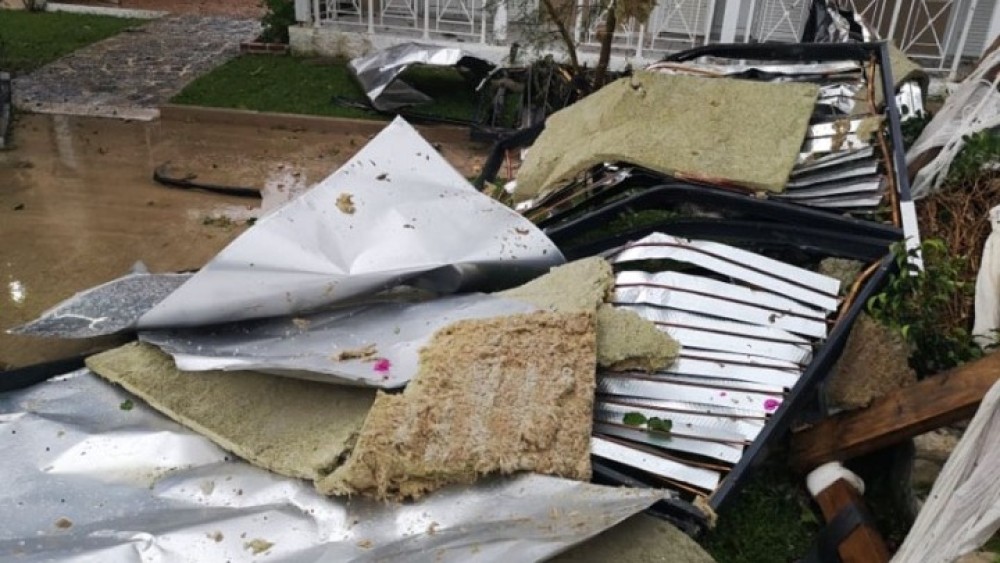 Ζάκυνθος: Μεγάλες ζημιές από ανεμοστρόβιλο στο χωριό Καλαμάκι