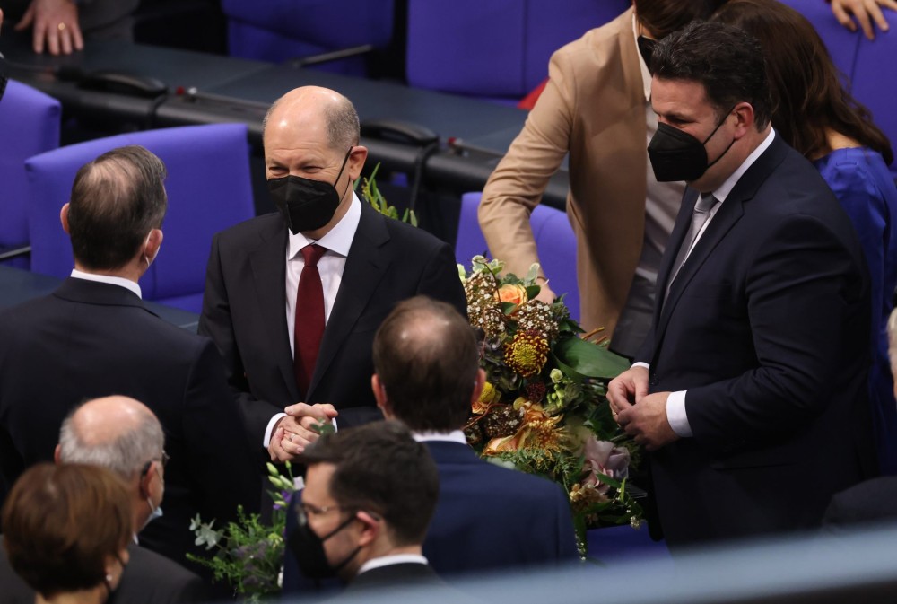 Γερμανία: Νέος καγκελάριος και επισήμως ο Όλαφ Σολτς