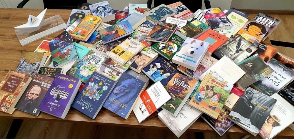 Το Μαξίμου έστειλε βιβλία λογοτεχνίας στην Τήνο για τους νέους του νησιού-Το &#8220;ευχαριστώ&#8221; του δημάρχου