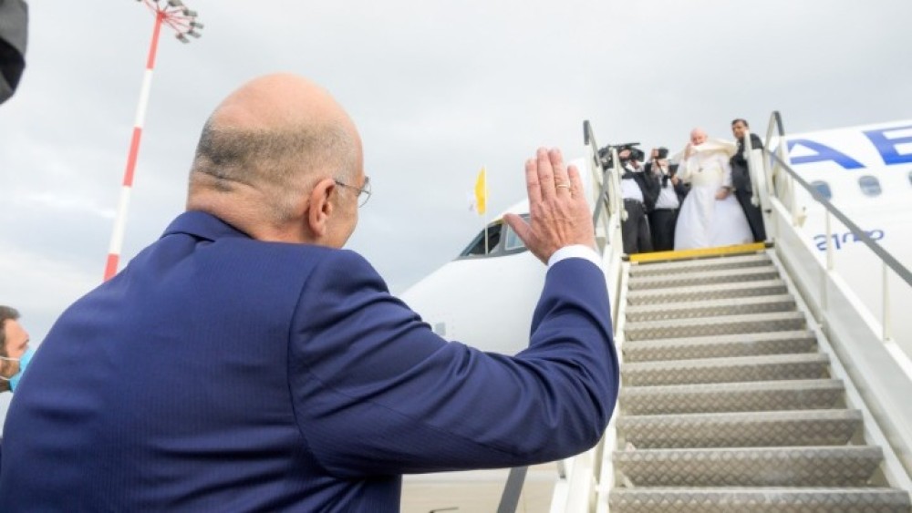 Ο Ν. Δένδιας αποχαιρέτησε τον Πάπα Φραγκίσκο εκπροσωπώντας την κυβέρνηση