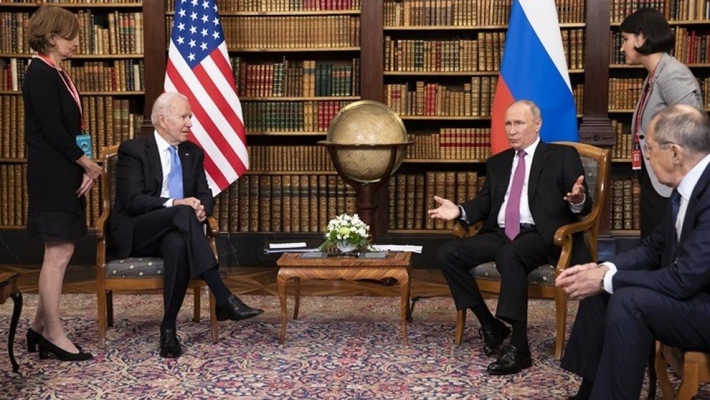 Ρωσία-ΗΠΑ: Άρχισαν οι συνομιλίες Πούτιν – Μπάιντεν
