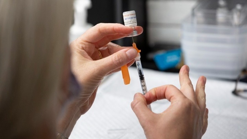 Κορωνοϊός – Αυστρία: Υποχρεωτικός ο εμβολιασμός από τα 14 έτη