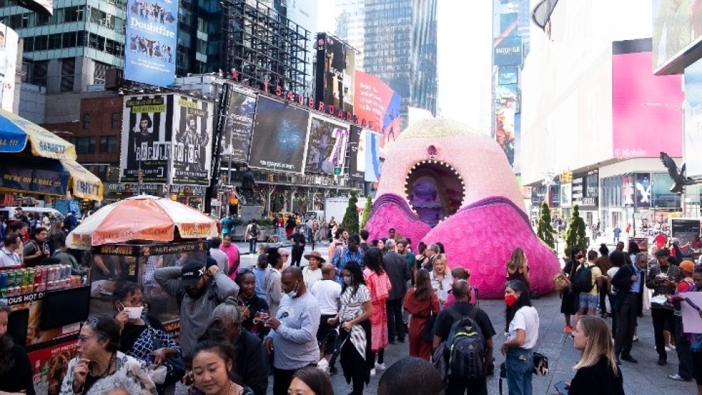 Η Omicron «κλείνει» και την Times Square