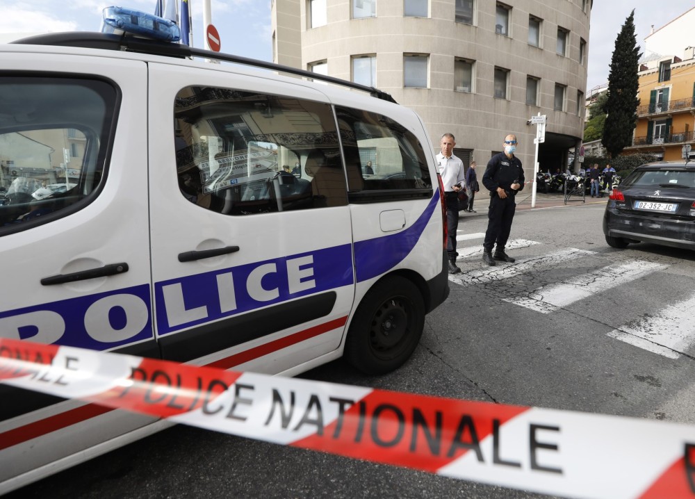 Φρίκη στη Γαλλία: Παρέδωσε στην αστυνομία το κεφάλι και το πέος του θύματός του