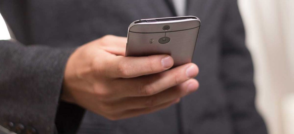 Περισσότερα από 5 δισ. έξυπνα κινητά τηλέφωνα και social media επιδρούν στο ηλεκτρονικό εμπόριο