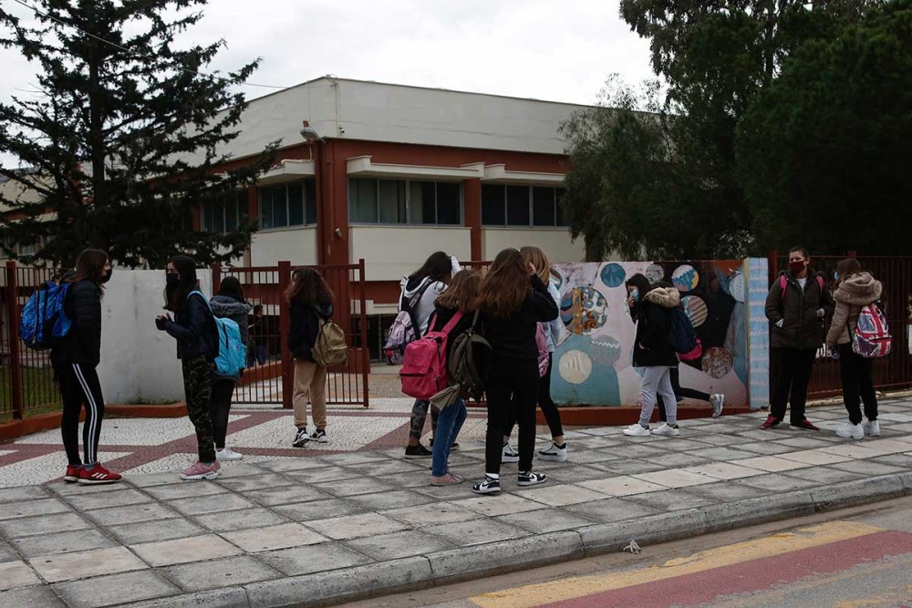 Θ. Βασιλακόπουλος: «Αντί να κλείσουμε τα σχολεία, να κάτσουν σπίτι οι ξεροκέφαλοι ανεμβολίαστοι»