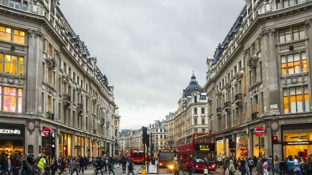 Η Oxford Street του Λονδίνου ο πιο δημοφιλής εμπορικός δρόμος στην Ευρώπη