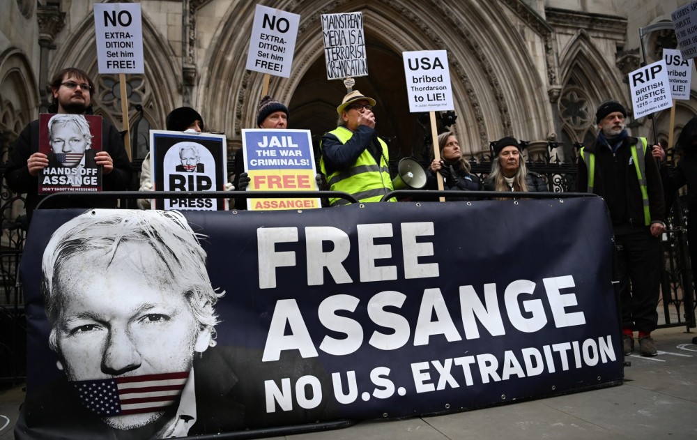 Υπόθεση Τζούλιαν Ασάνζ: Άσυλο στη Γαλλία για τον ιδρυτή του WikiLeaks; Η Εθνοσυνέλευση λέει όχι