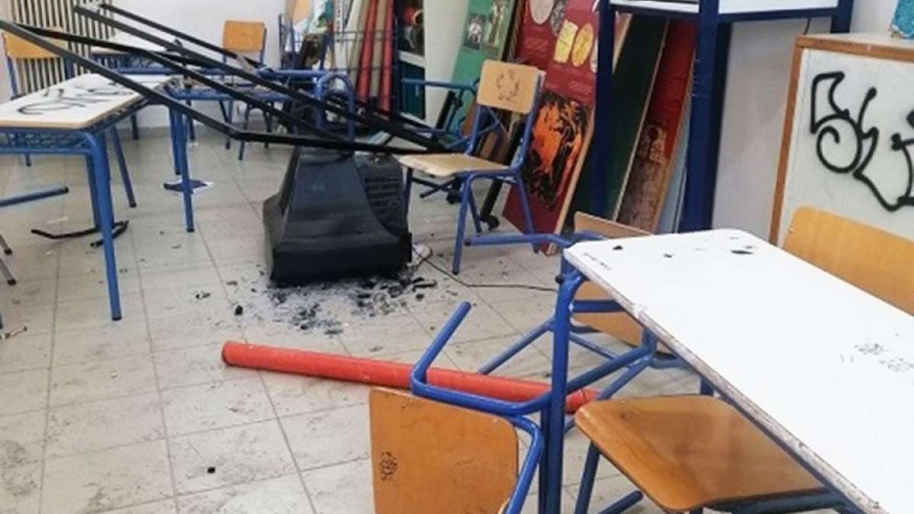 Νίκος Σακελλαρόπουλος :Η τζάμπα επανάσταση των καταλήψεων στα σχολεία
