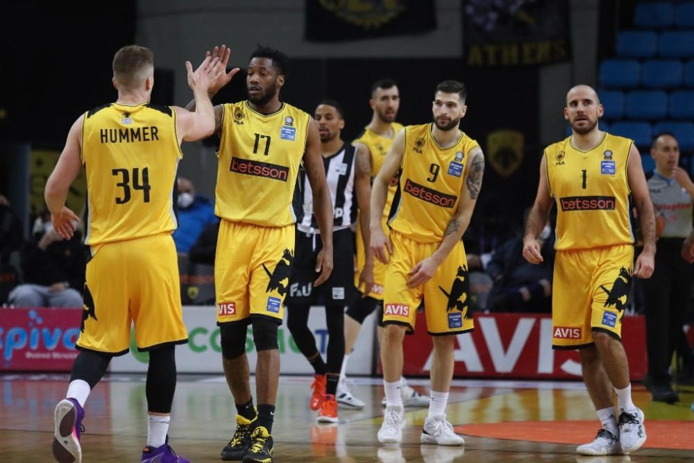 Basket League: Η ΑΕΚ «πέταξε» στο ντέρμπι δικεφάλων