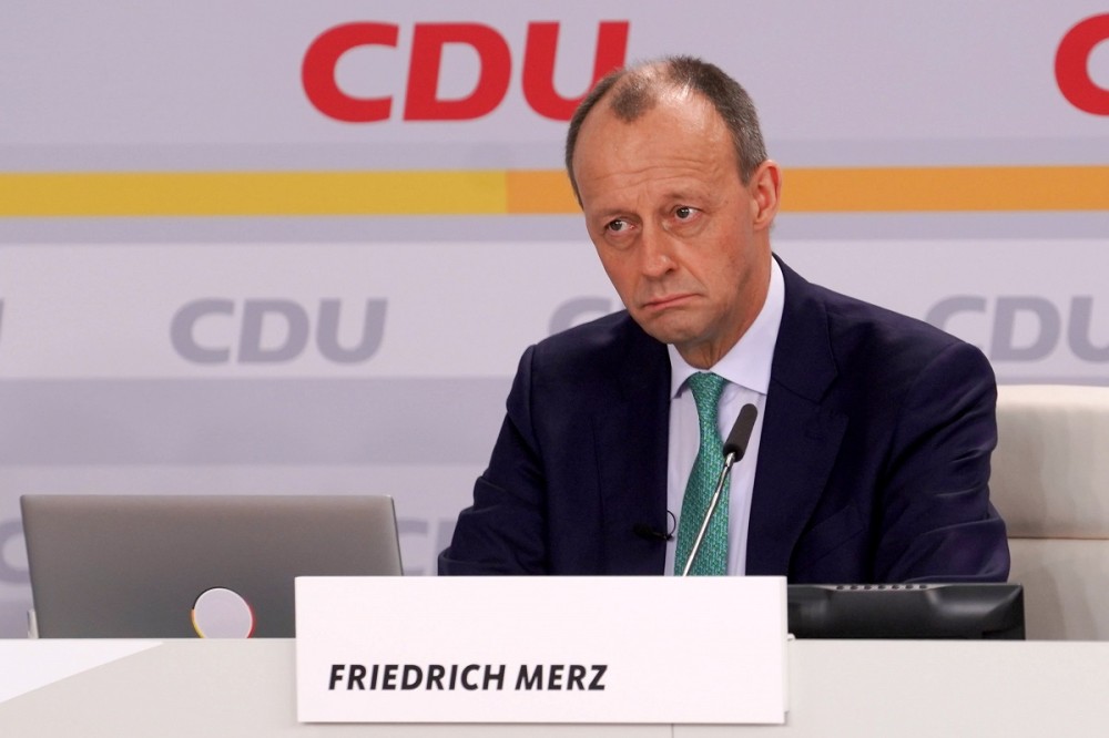 Γερμανία: Ο Φρίντριχ Μερτς εξελέγη αρχηγός του Χριστιανοδημοκρατικού Κόμματος (CDU)