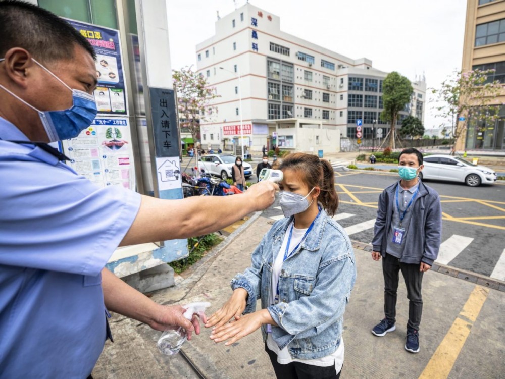 Χονγκ Κονγκ: Προειδοποίηση κατακόρυφης αύξησης των κρουσμάτων