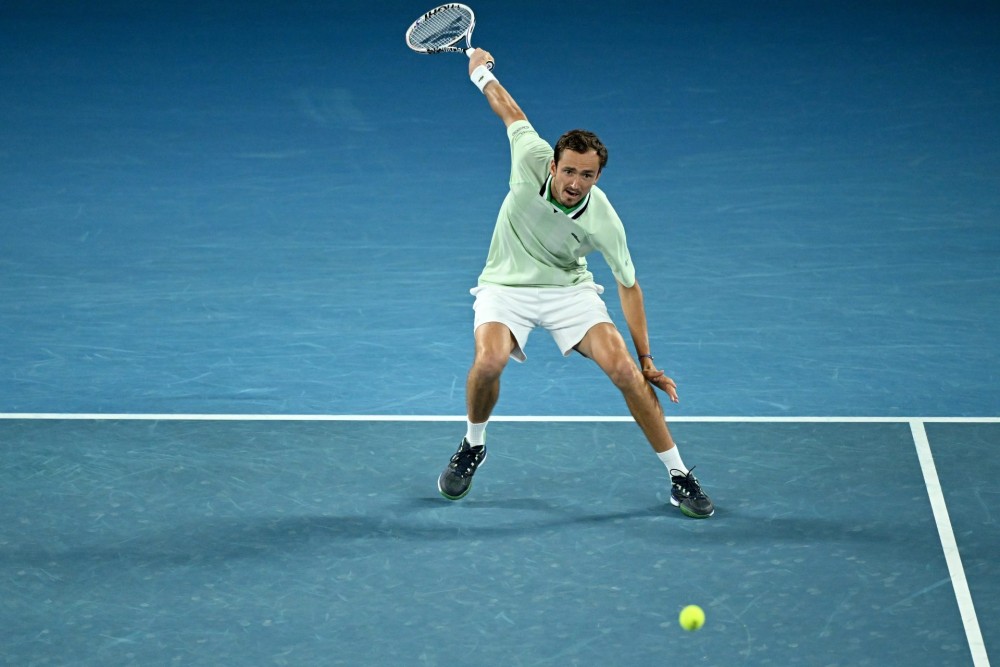 Australian Open: Προηγείται (2-1) του Τσιτσιπά ο Μεντβέντεφ
