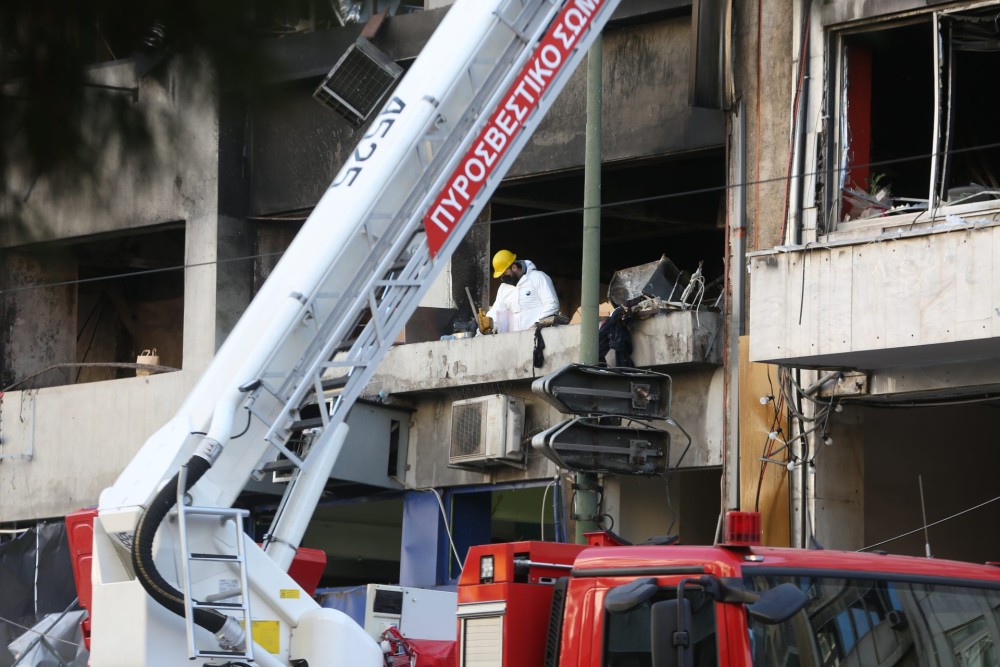 Έκρηξη σε κτίριο στη Συγγρού: Βομβαρδισμένο τοπίο το σημείο-Διαρροή αερίου η πιθανότερη αιτία