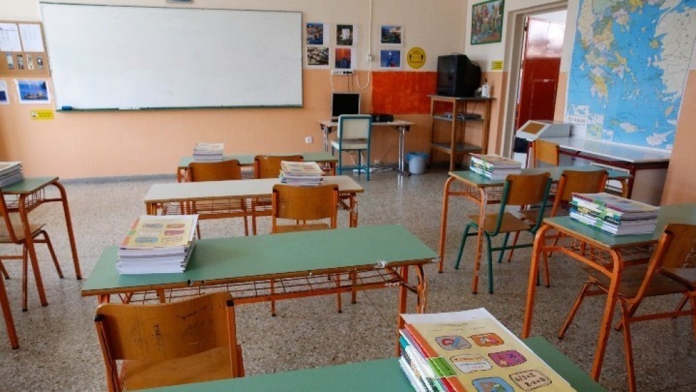 Κορωνοϊός: Χειροπέδες σε γονείς που δεν στέλνουν το παιδί τους σχολείο στη Ρόδο