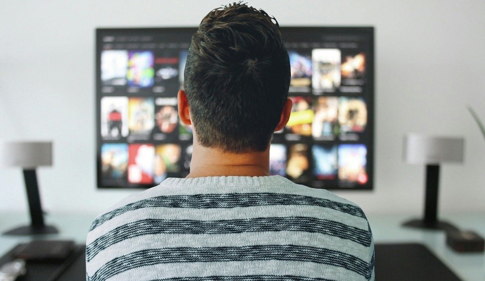 Ο σοβαρός κίνδυνος αν κάποιος βλέπει πολλές ώρες τηλεόραση