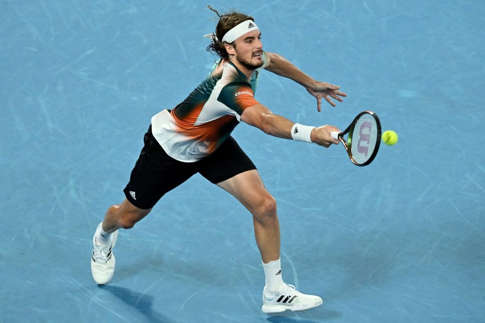 Ο Τσιτσιπάς ισοφάρισε (1-1) τον Μεντβέντεφ στον ημιτελικό του Australian Open