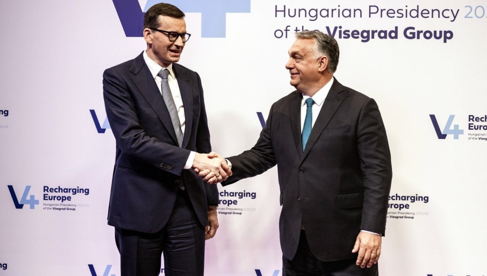 Πολωνία και Ουγγαρία στην πόρτα εξόδου της ΕΕ